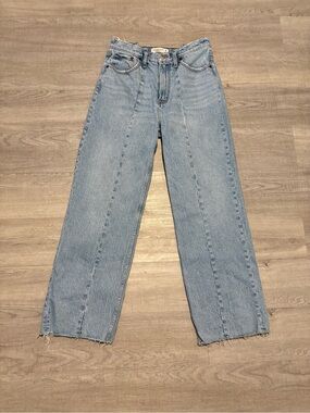 Abercrombie & Fitch Jeans Sz 6/28 The 90’s Relax Jeans High Rise Light Wash